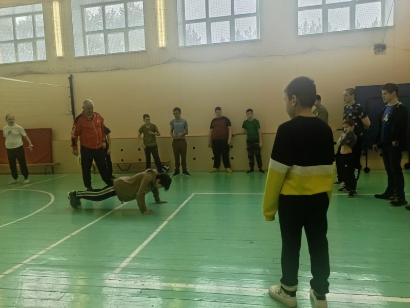 Den fizicheskoj trenirovki na kosmicheskom korable 7
