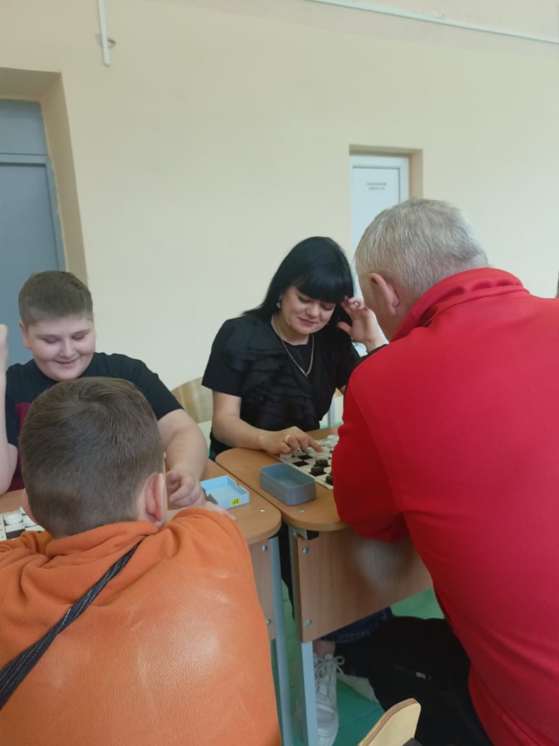 Kosmicheskij turnir po shashkam 10