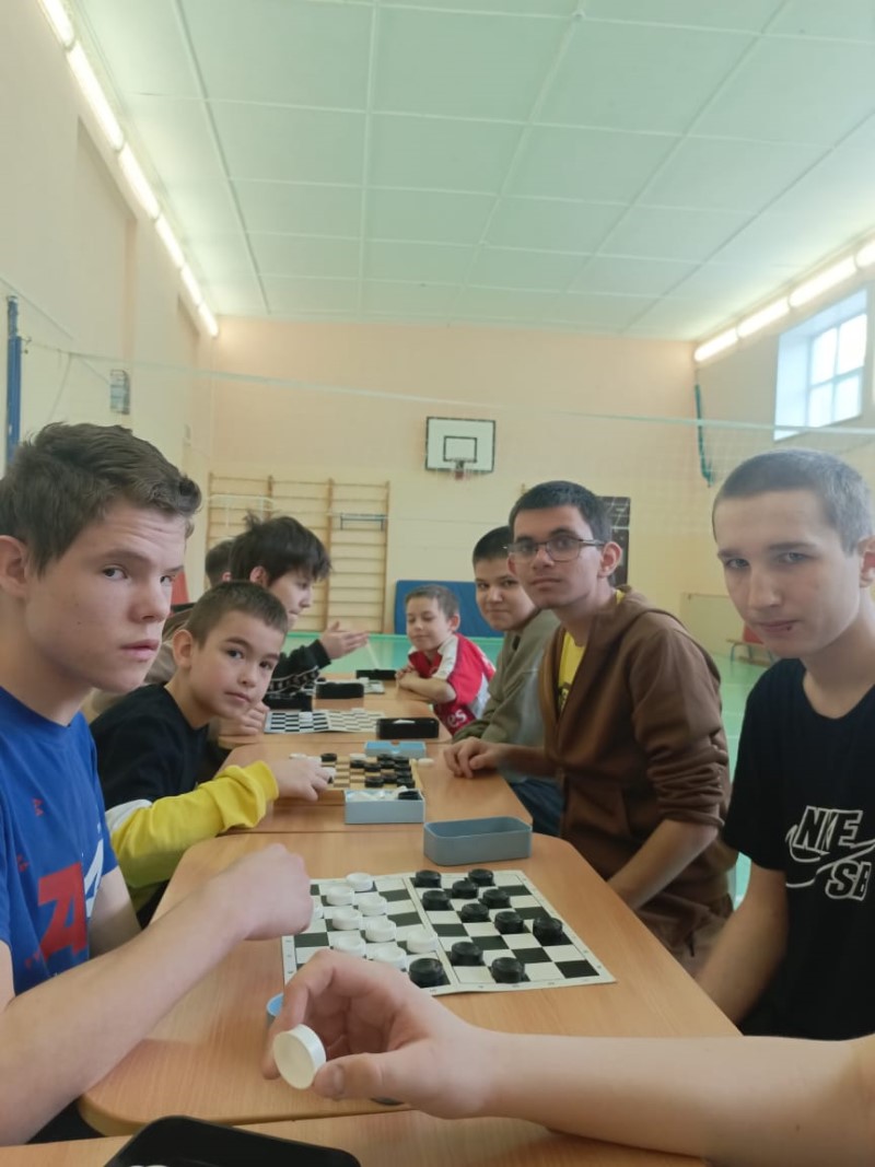 Kosmicheskij turnir po shashkam 5