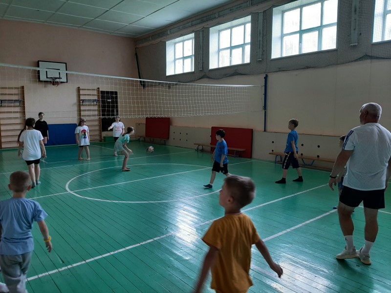 Vstrecha otryadov po pionerbolu